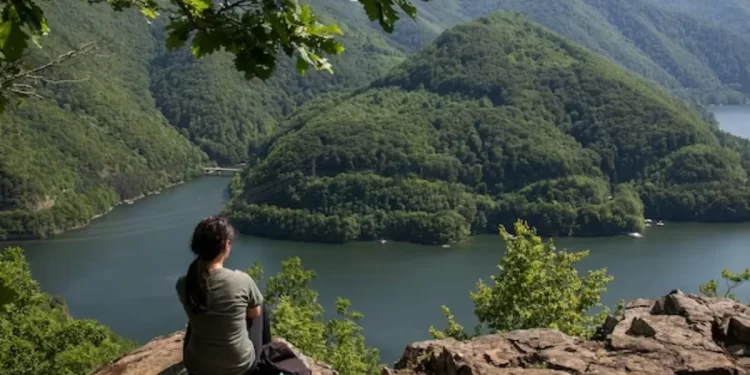 When Vast Forest Meets The Vaster Water Bodies – Must-Visit Lakes In Vancouver