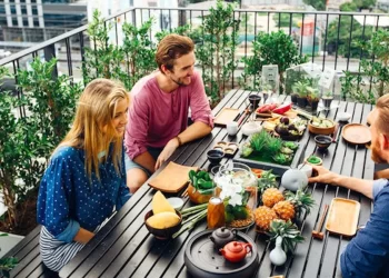 A Guide To Visiting Toronto As A Vegan