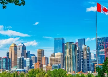 The Top Canadian Attractions You Can Enjoy Virtually