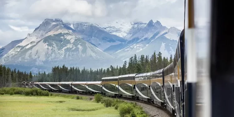 Reasons To Choose The Rocky Mountaineer’s Journey Through The Clouds