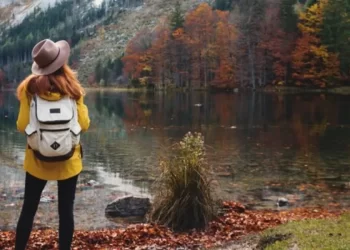 BEST THINGS TO DO IN ONTARIO WITH EPIC FALL COLOUR VIEWS